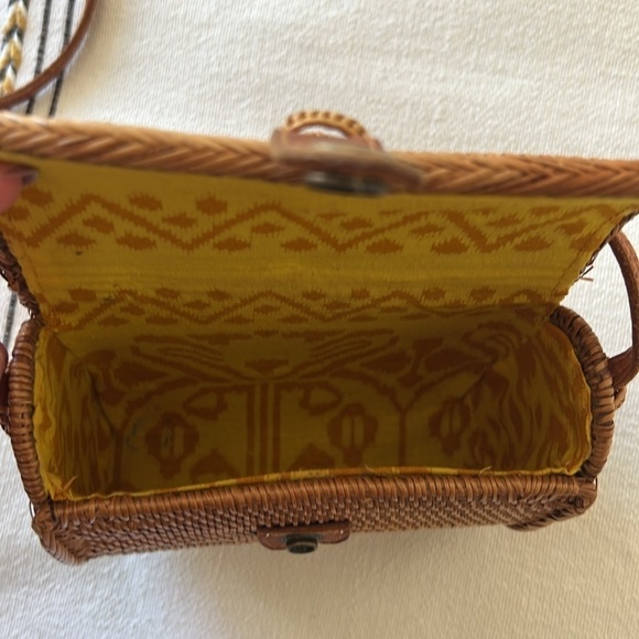 Wicker Rattan Crossbody Small Bag - Picture 2 of 3